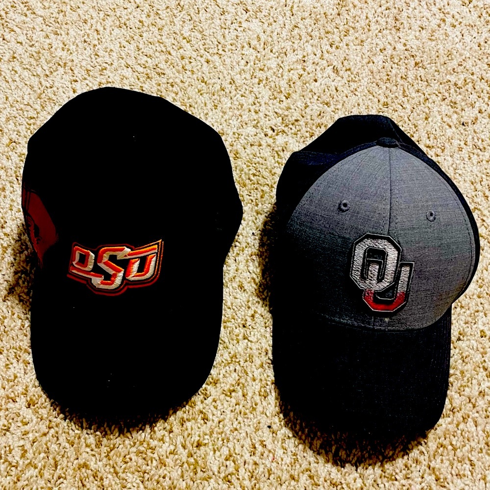 A House Divided - OU Sooners/OSU Cowboys - 2 caps - 1 price
